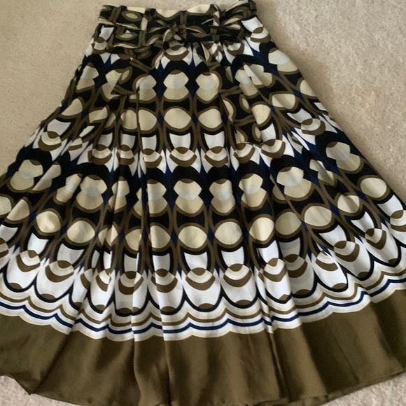 H and M Abstract patterned midi skirt - Picture 1 of 8